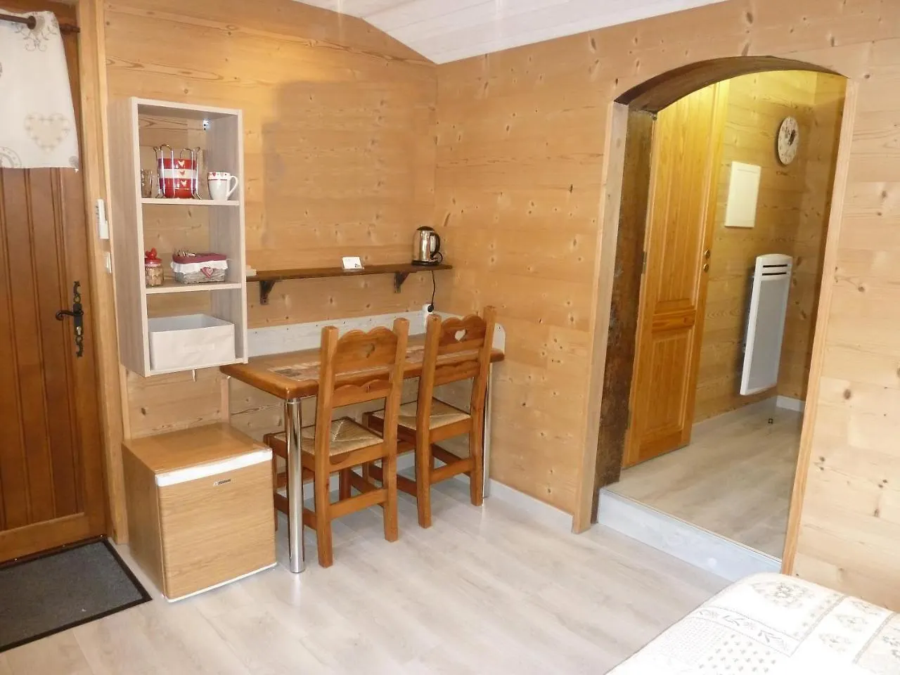 Le Piou Bed and Breakfast Brogny